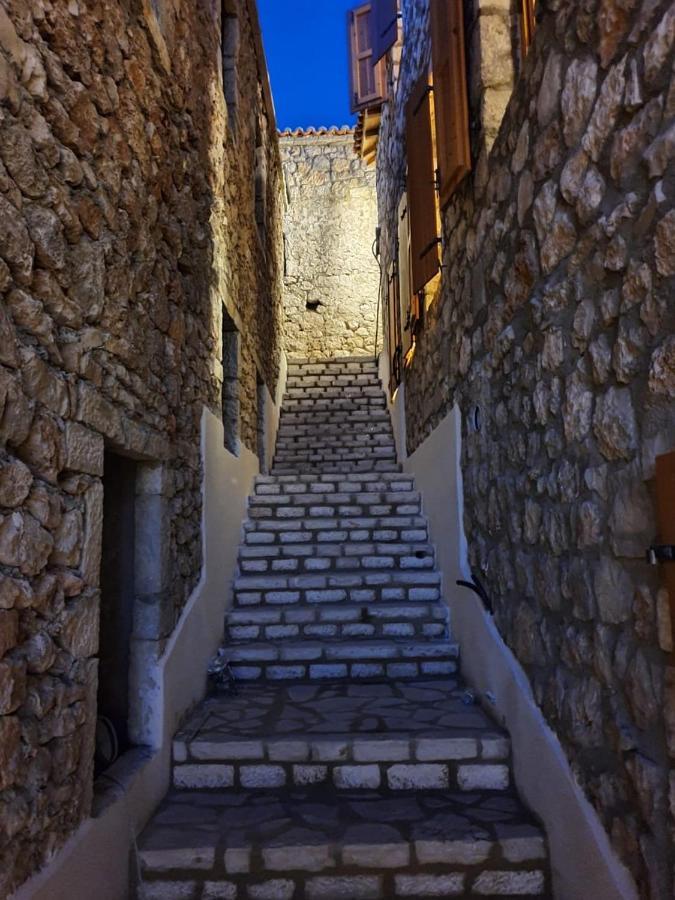 Roots Dhermi Apartment Exterior photo